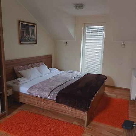 Villa Dunja Kragujevac Szoba fotó